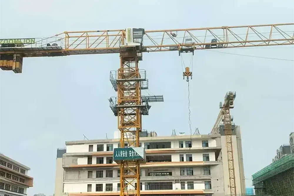 Tower crane zoomlion WA6515-8t 2021
