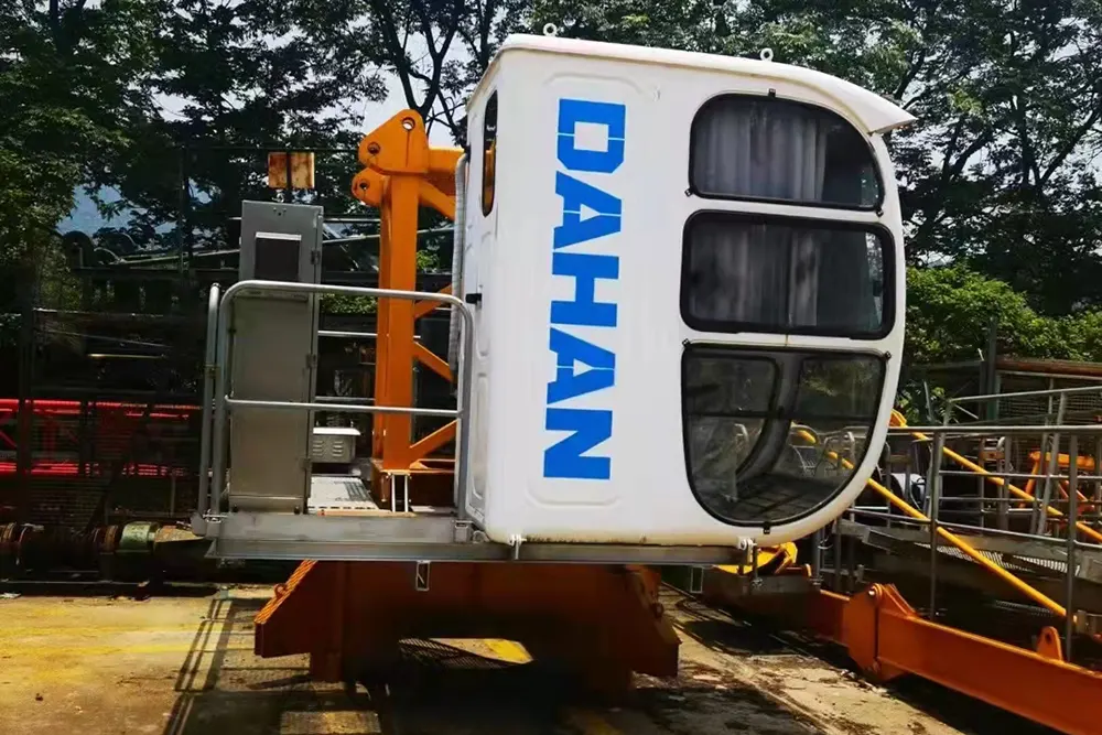 Tower crane DAHAN 5612-6 for sale